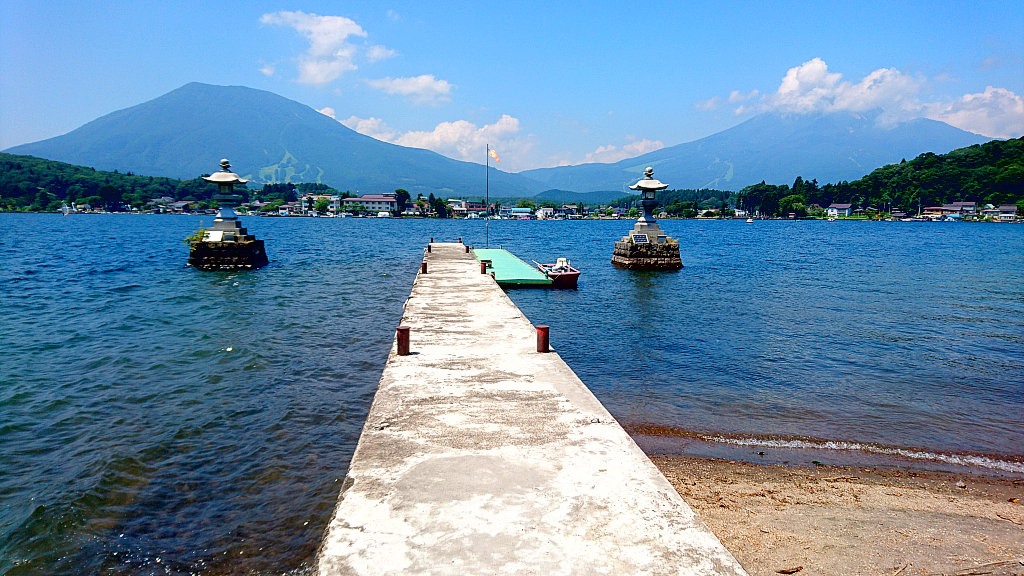Mt. Kurohime and Mr. Myoko from Lake Nojiri in Nagano Prefecture (Augutst, 2019)