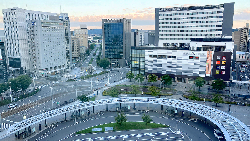 Toyama Station Front Square, Toyama Prefeture